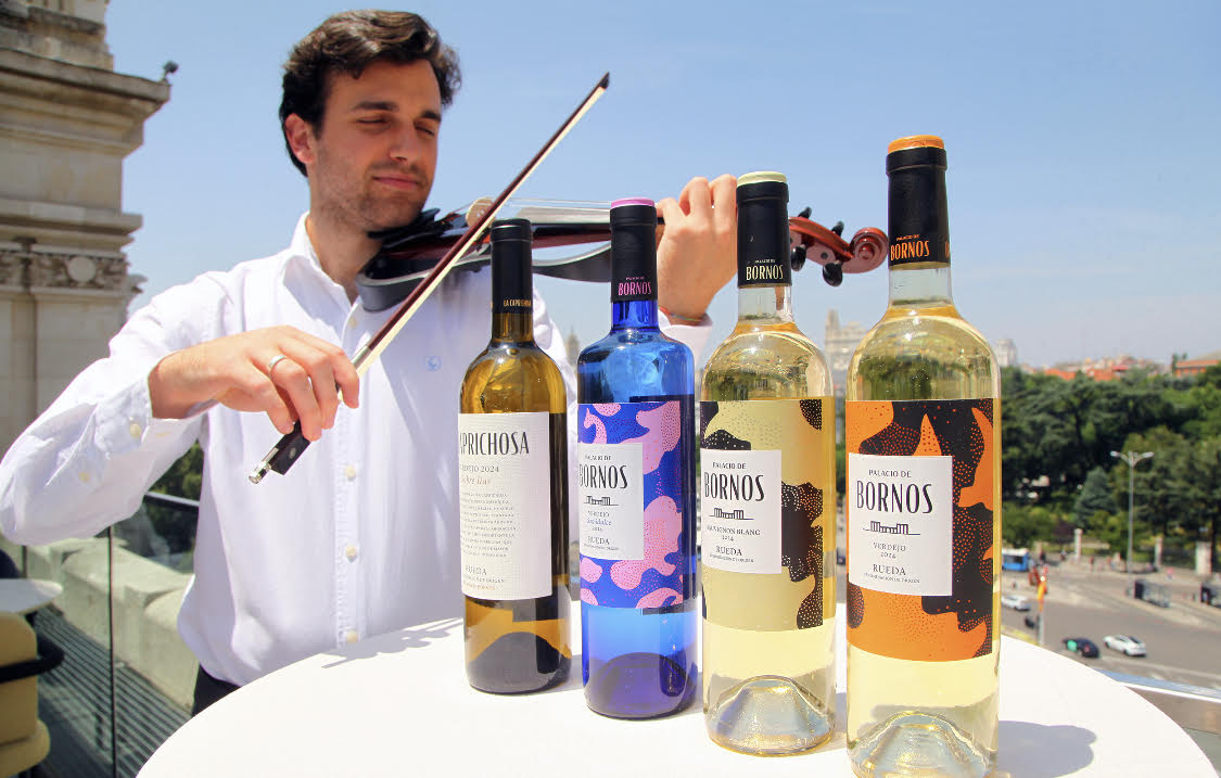 El violinista Manuel Urios, durante la presentación