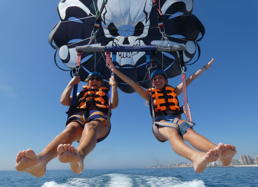 Parasailing para dos en Benalmádena, Málaga (Andalucía)