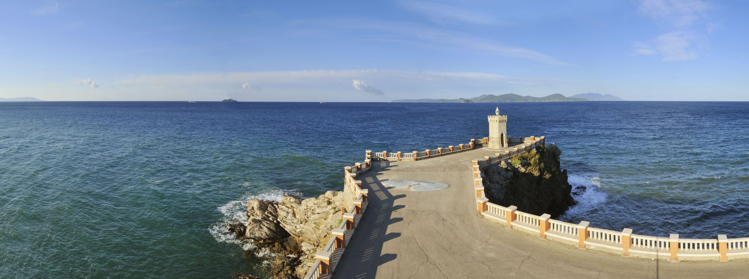 Piombino Piazza Bovio - Foto: Guido Cozzi