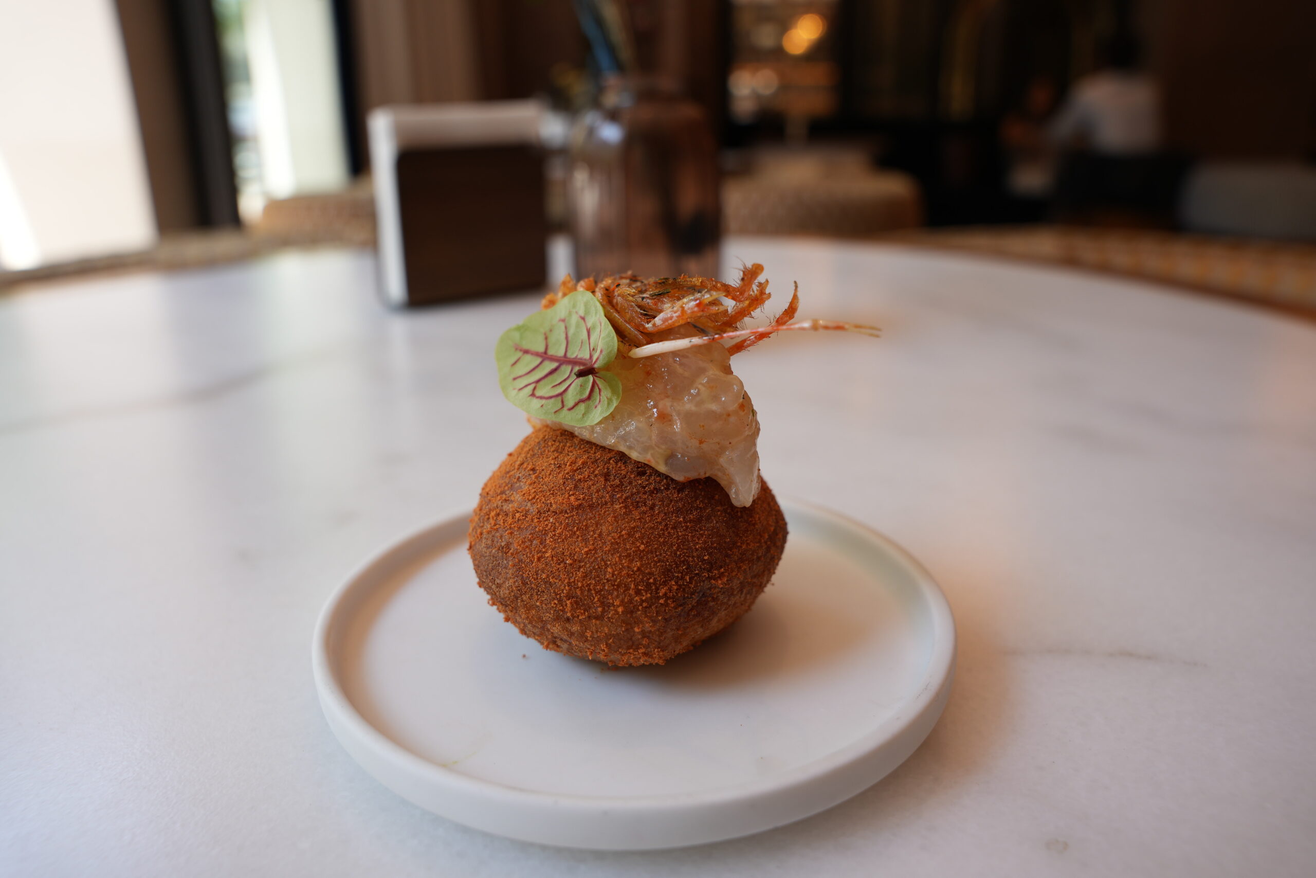 Pan chino con tartar de gamba de Álvaro de Frutos en BLESS Hotel Madrid