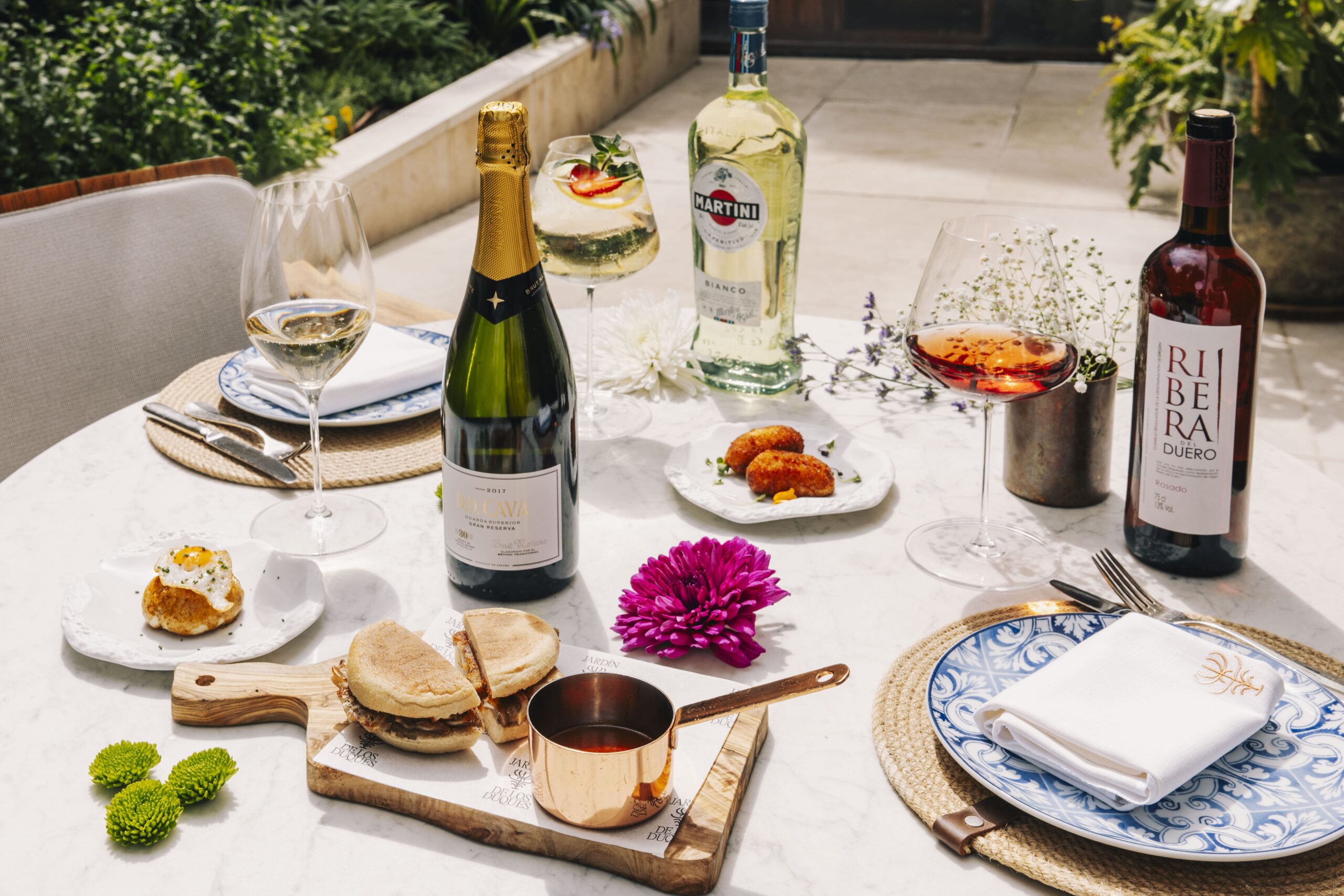 Tapas Palacio de Los Duques (Hotel Tapa Tour)