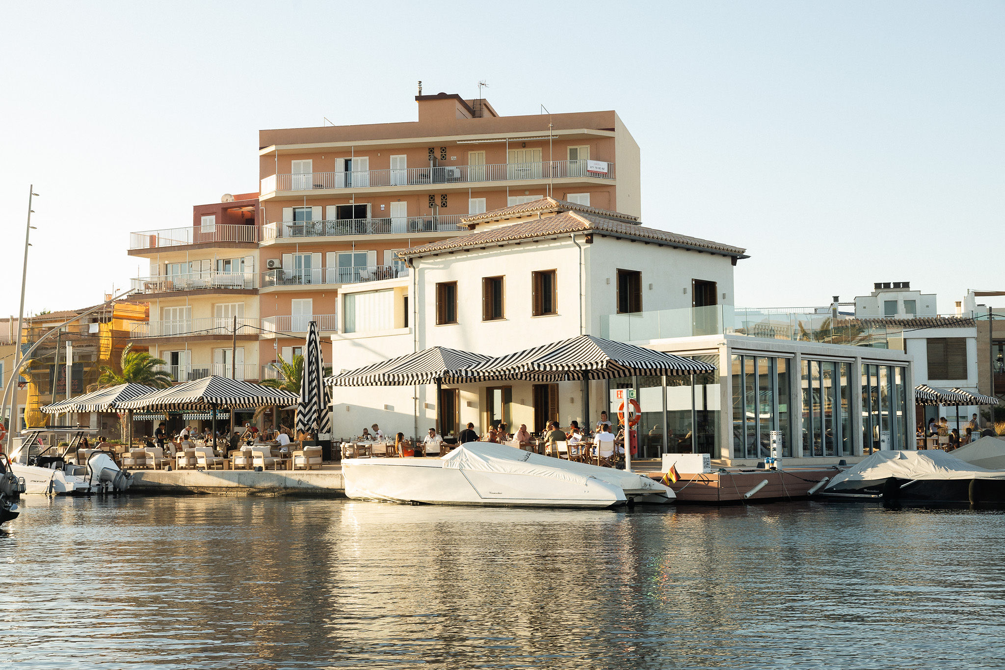 Vista desde el mar de Lamucca del Mar